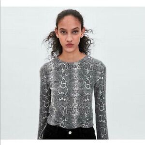 ZARA Trafaluc Snake Print Long Sleeve Crop Top | Fitted Y2K